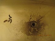 浴槽内トラップ排水口穴あき修理工事